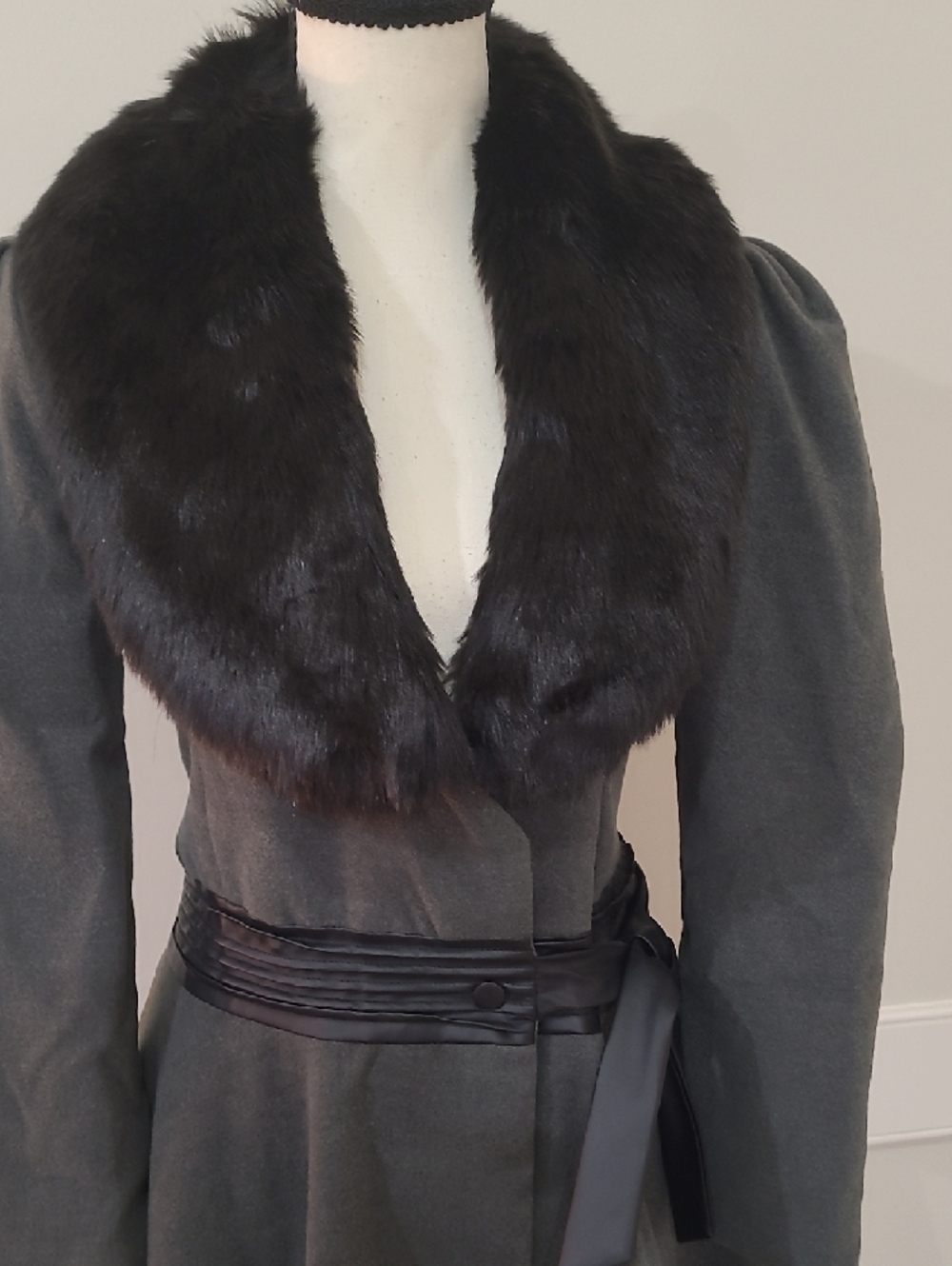 Osi Gopda Charcoal Gray Wool Blend Fit-and-Flare Coat with Faux Black Fur Collar - Picture 2 of 10